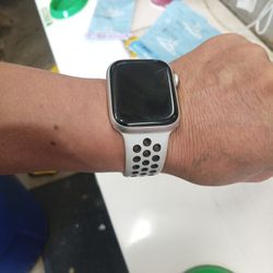 Used Apple Watch Nike Has Some Scratches Needs Charger