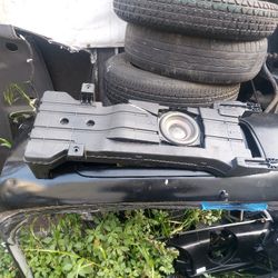 2021 Chevy silverado parts Mostly interior parts