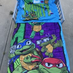 Full bed with frame and sheet