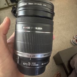 Canon EF-S 18-200mm f/3.5-5.6 IS 