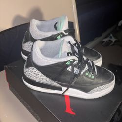 Jordan 3 “Green Glow” Sz 7Y