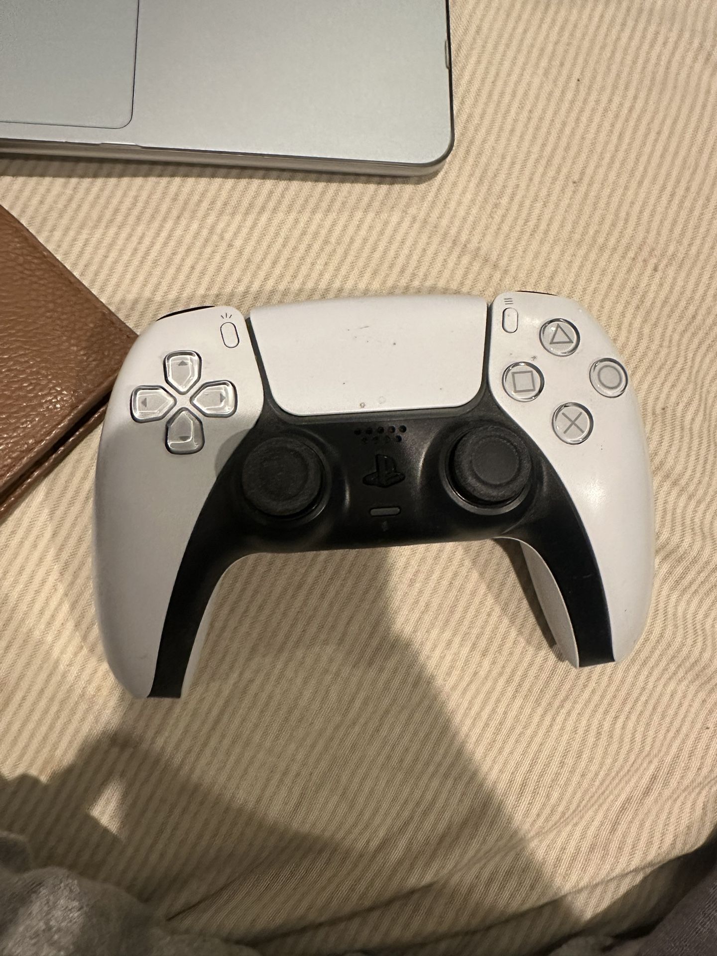 PS5 controller