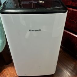 Portable Air Conditioner HF8CESVWK5 Cools 350 Sq. Ft. with Dehumidifier and Wi-Fi in White 