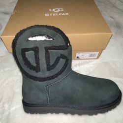 Telfar Uggs Size 7m