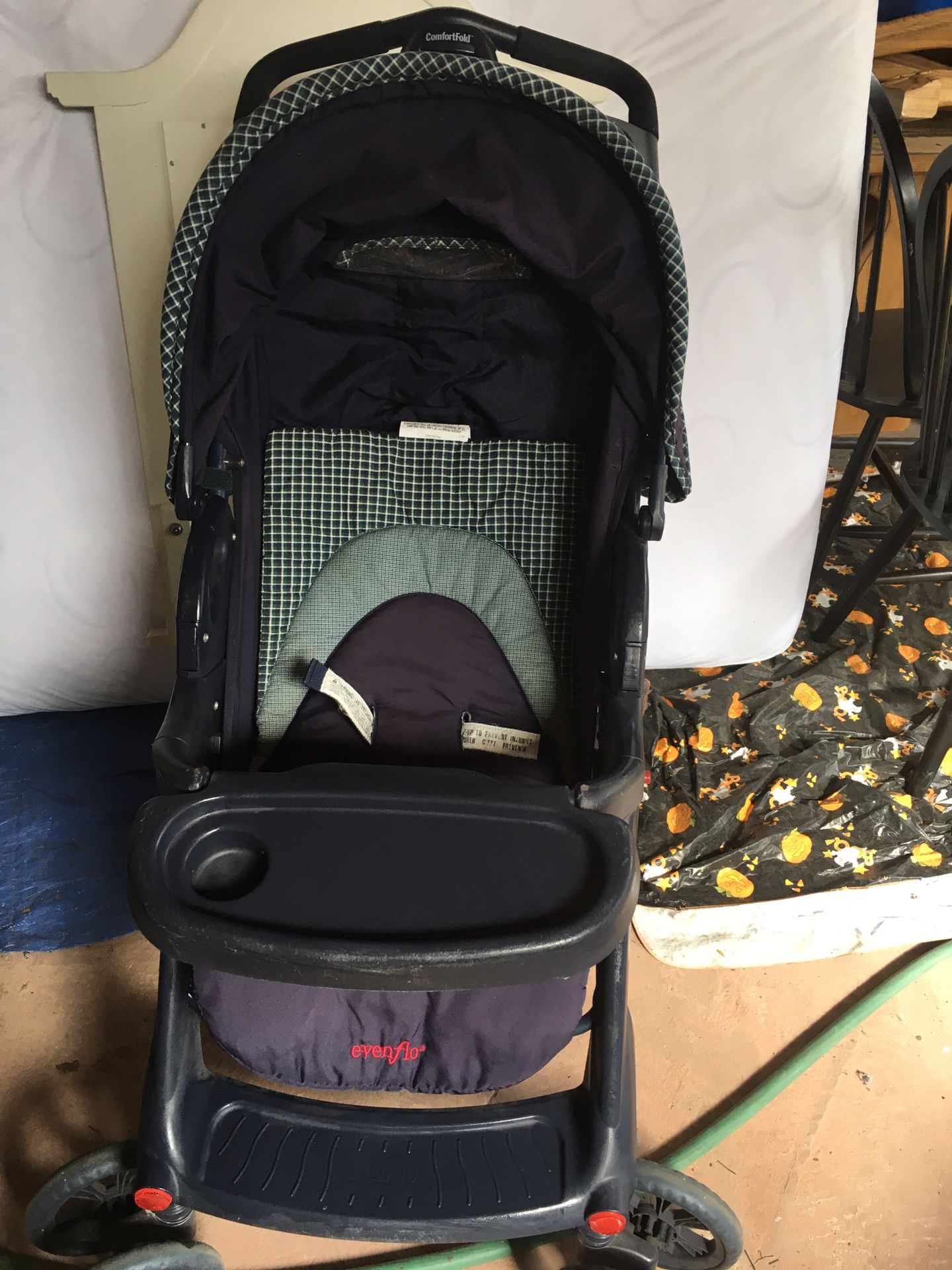 Evenflo Comfortfold stroller(It ıs very clean)