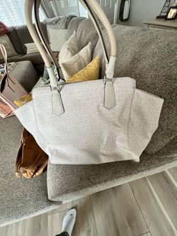Guess Purse Great Condition
