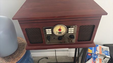 Victrola Vintage Multimedia Record Player & CD/FM Radio - Great Condition