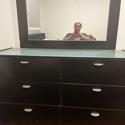 Dresser W/ Mirror