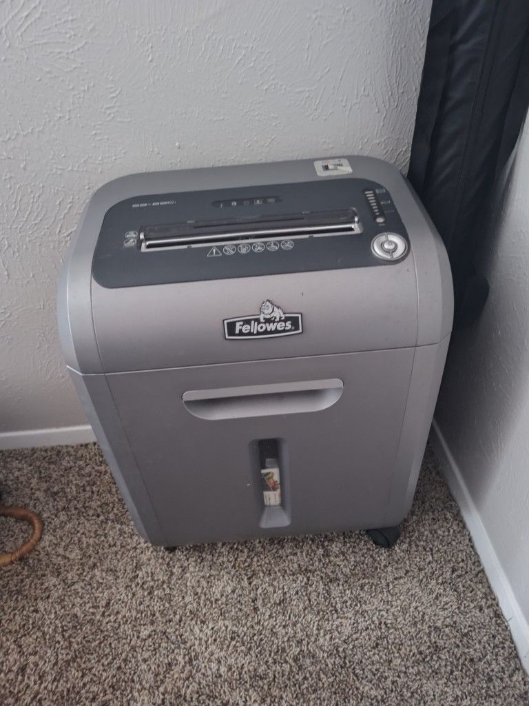 Fellowes Shredder