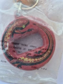 Vintage Marlboro Keychain lizard design