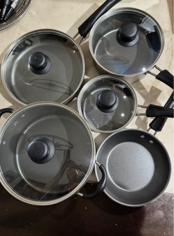 Juego de sartenes y una olla marca tramontina