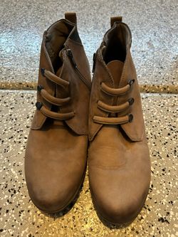 $5 Women’s Sz11 Rockport Boots