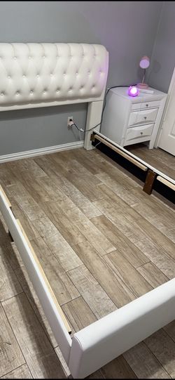 White Queen Size Bed