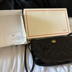 NWNT Women’s Coach Wristlet 