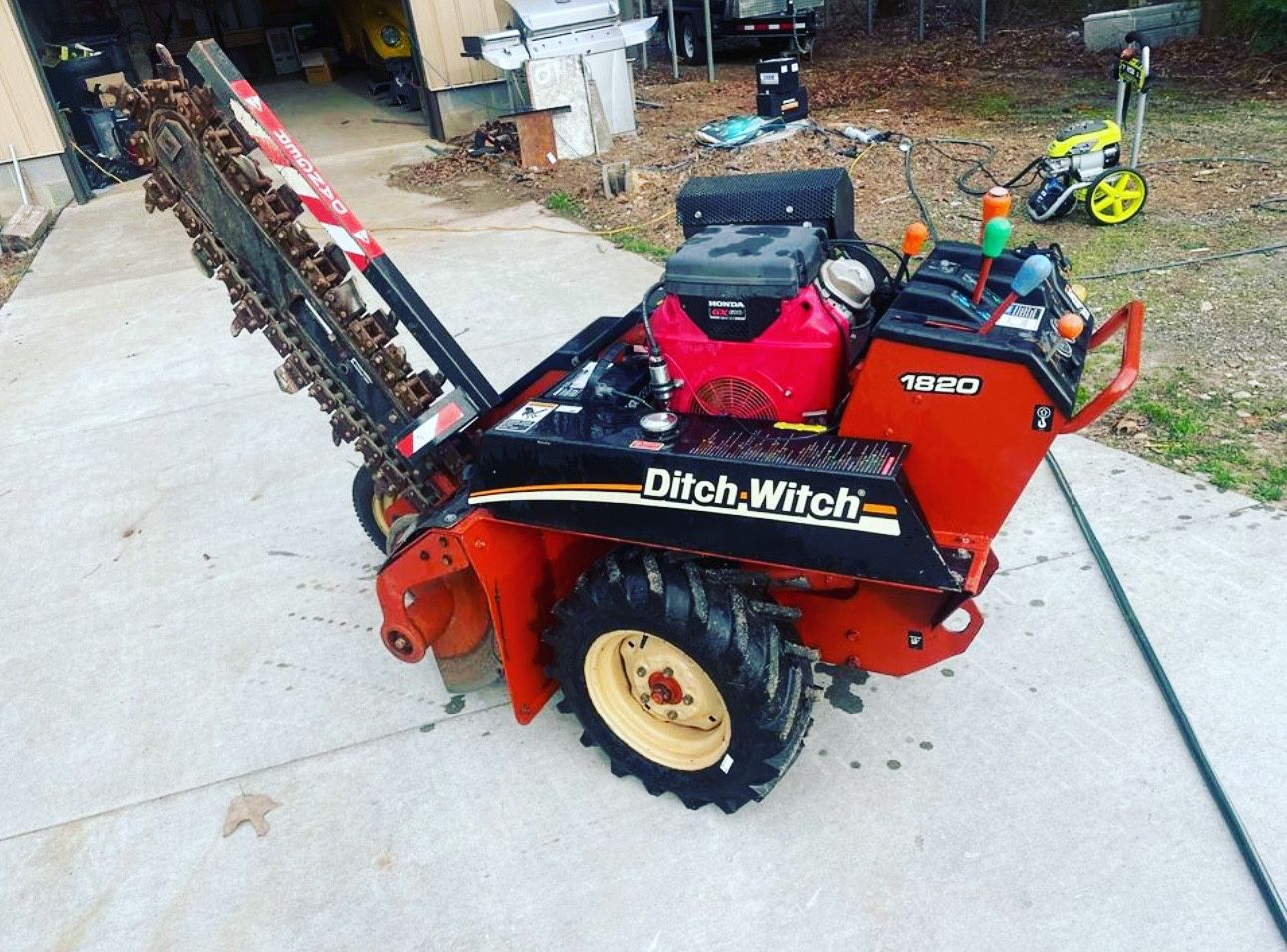 Ditch Witch 1820 Trencher
