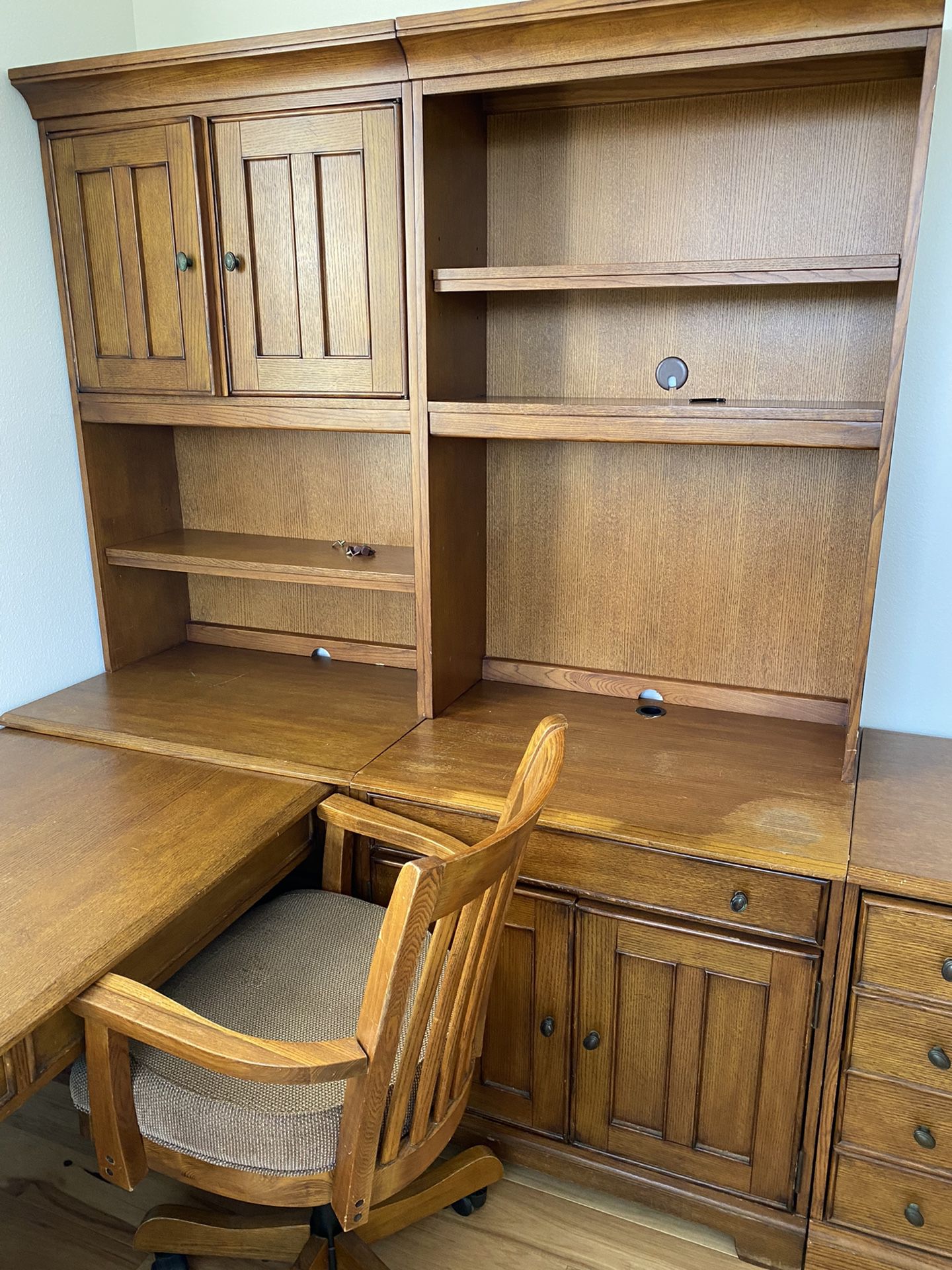 Executive Wood Desk with Hutch