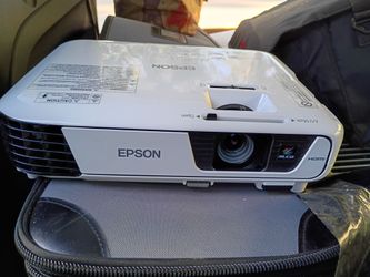 Epson LCD Hdmi Portable Projector $165. ((22 Lamphours))