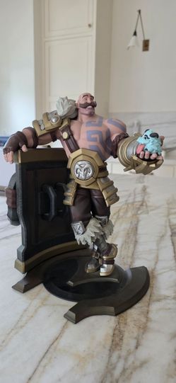 Official Riot Games League of Legends Braum Unlocked XL collectible statue
