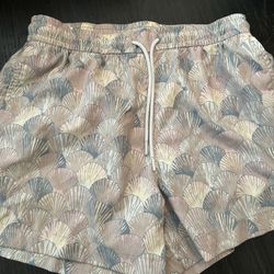 Men's Pink and blue shell print Abercrombie & Fitch swim shorts size small 