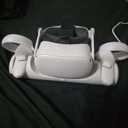 Oculus Quest 2 With Charging Dock