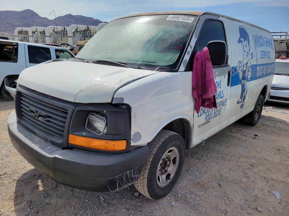 2004 GMC Savana PARTS @U-Pull Auto Parts DD3039