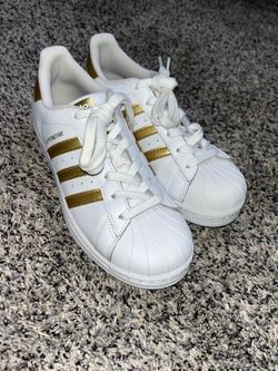 Adidas superstar shell toe shoes