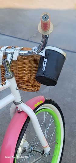 Girls beautiful 20" Beach Cruiser rode twice still new firm price