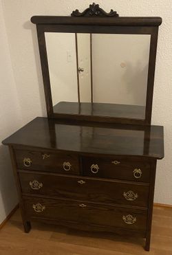 Dresser.         DELIVERY AVAILABLE 