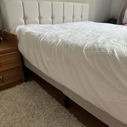 Queen bed w/mattress $290