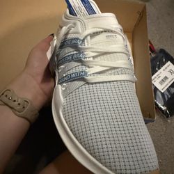 Women’s Adidas Sneakers 