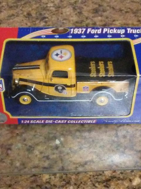 NFL Pittsburgh Steelers Die-cast Collectible 1937 Ford Pickup Truck