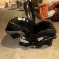 Garco Car Seat With Base 