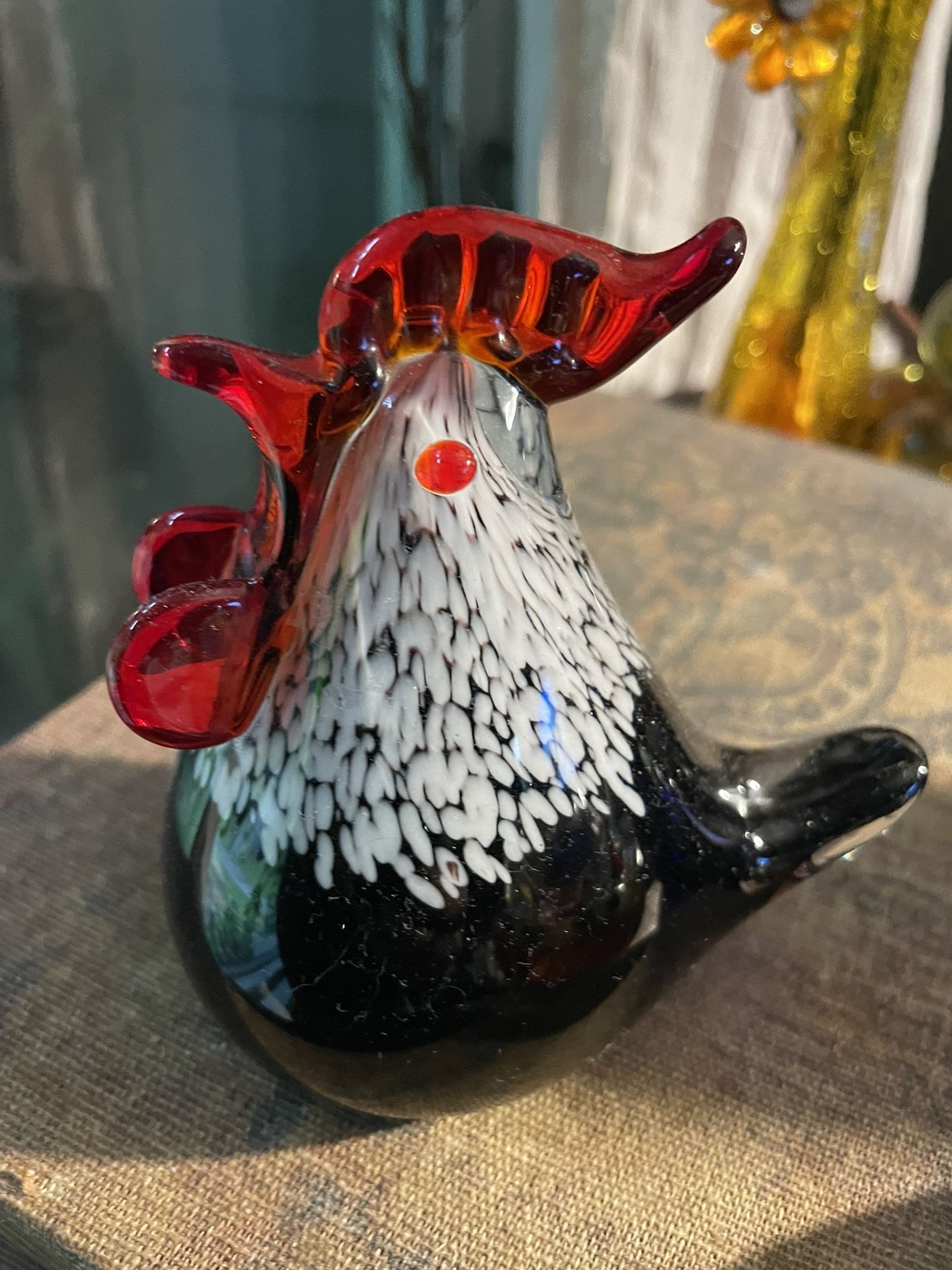 Paperweight Figurine Art Glass Hand Blown Rooster Chicken beautiful Red Black White colors .Pr-owned and used. There are no defects that I can find. C