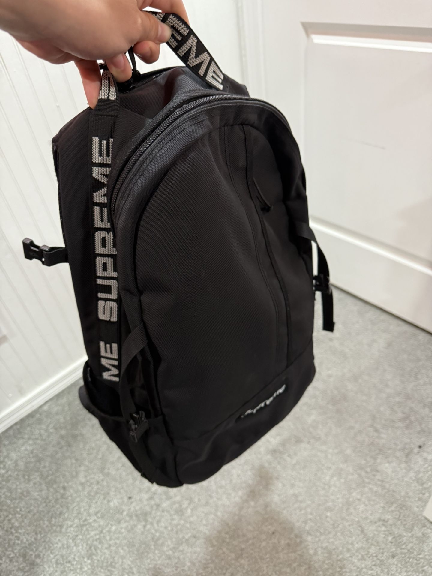 BLACK SUPREME BACKPACK