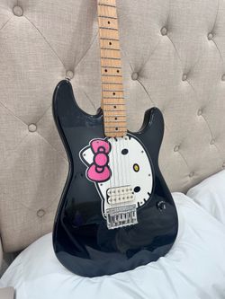 Hello kitty guitar