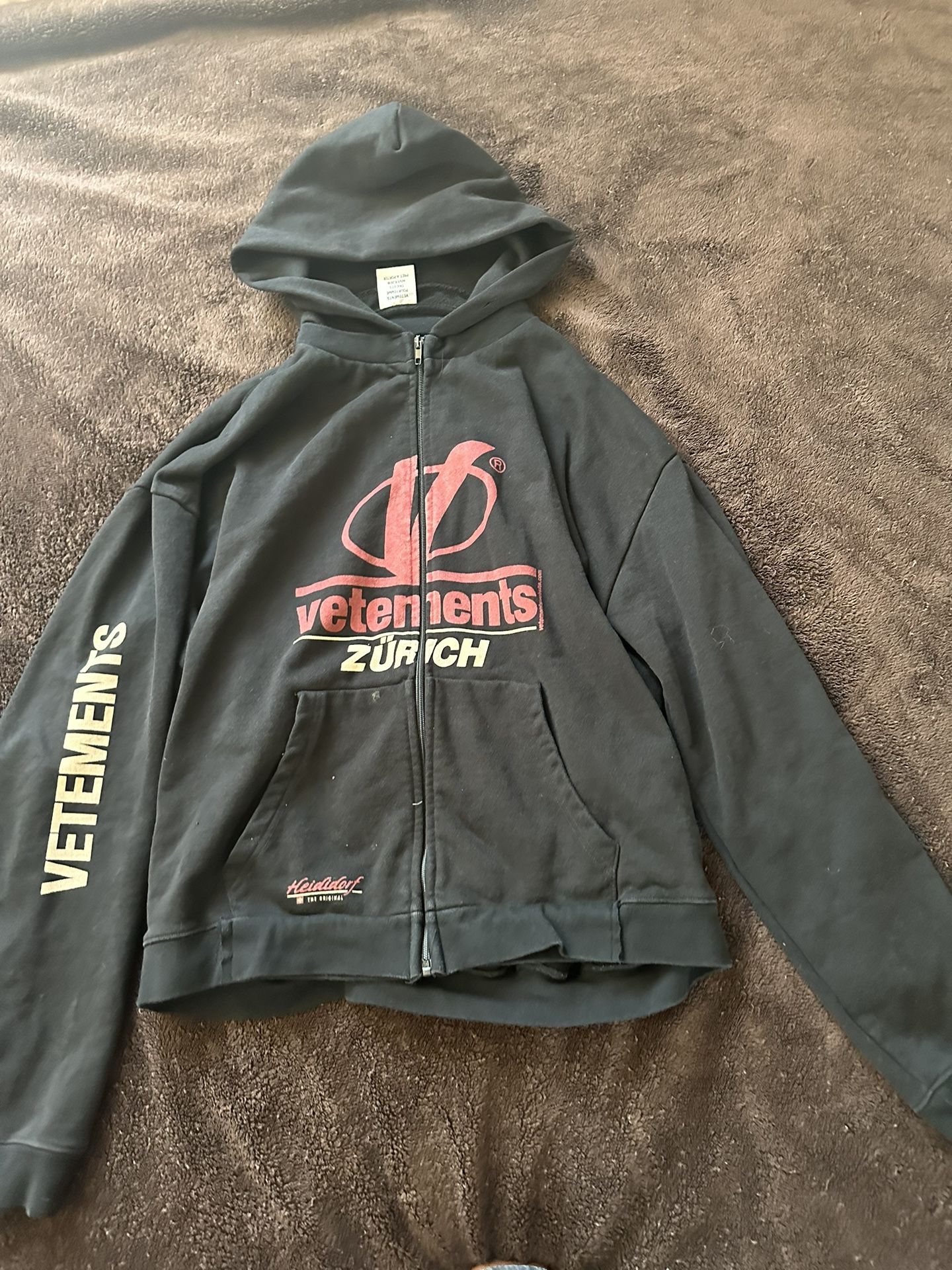 Vetements Zurich Zip up for Sale in Windsor Hills, CA - OfferUp Vetements Zurich Zip up for Sale in Windsor Hills, CA - OfferUp