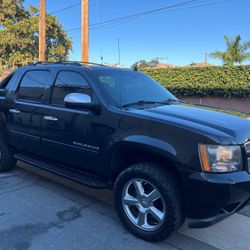 2012 CHEVROLET AVALANCHE LT