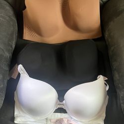 Victoria Secrets BRA’s Brand new Never Tried On
