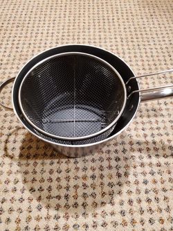 Deep fryer with cover for no spills or splashes from QVC