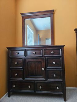 Bedroom Furniture Set (6 pieces)