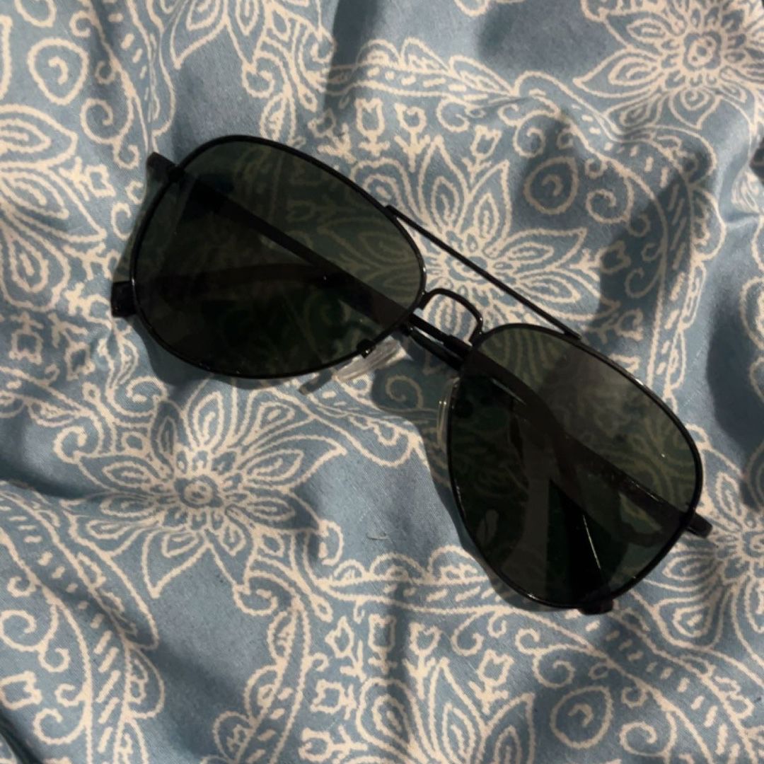 LV Clash Square Sunglasses $350.00 for Sale in Providence, RI - OfferUp