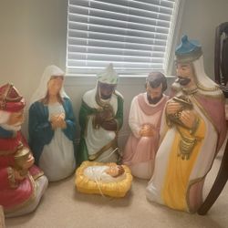 Beautiful Vintage Nativity Scene