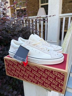 Paralyze Vans white