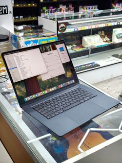 2025 Macbook Air 15 inch / M4 / 16Gb / 256Gb