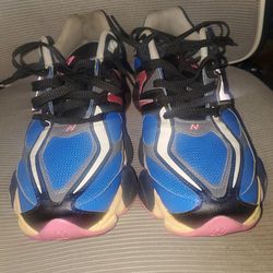 Yes its still avaliable.  New Balance 9060.  Great condition.  Size 11  no Box..