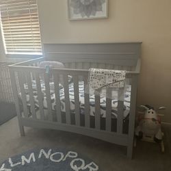 DELTA Crib/Toddler Bed