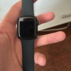 Series 8 Apple Watch 41MM