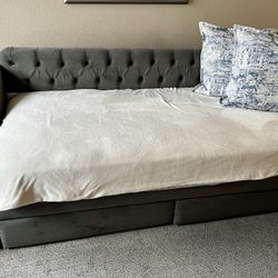 Day bed With mattress (Pick-up Only)