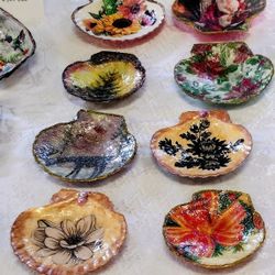 Decorated Scallop And Oyster Shells 