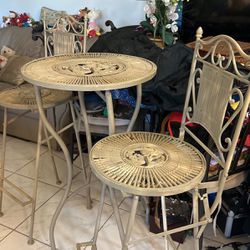 Bistro  High Top / High Chairs 